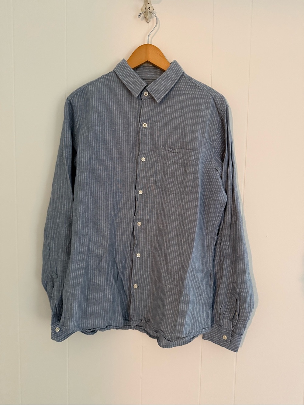 GAP Men's Light Blue Pinstriped Button-Down Shirt
